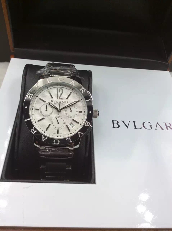 ブルガリ時計正面デザイン